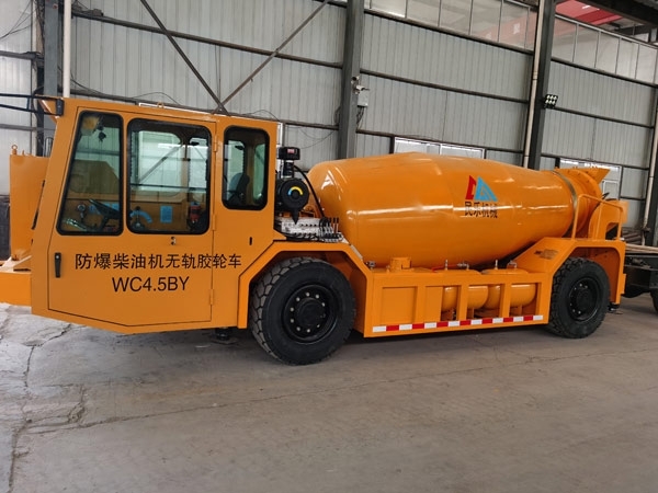 礦用濕噴臺(tái)車(chē)，礦用混凝土泵，礦用攪拌機(jī)發(fā)貨