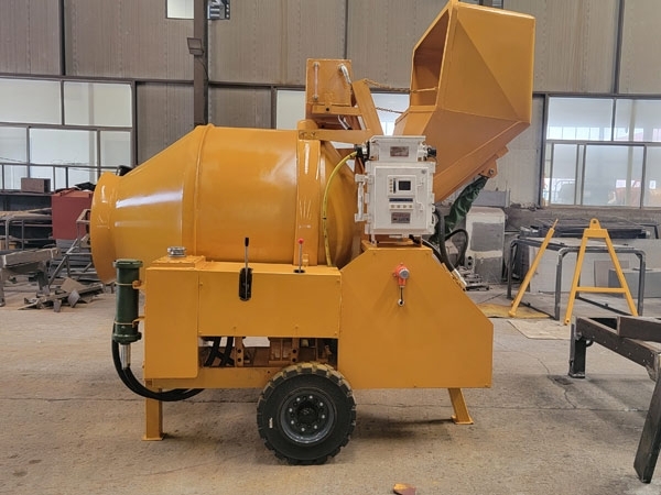 礦用濕噴臺(tái)車(chē)，礦用混凝土泵，礦用攪拌機(jī)發(fā)貨